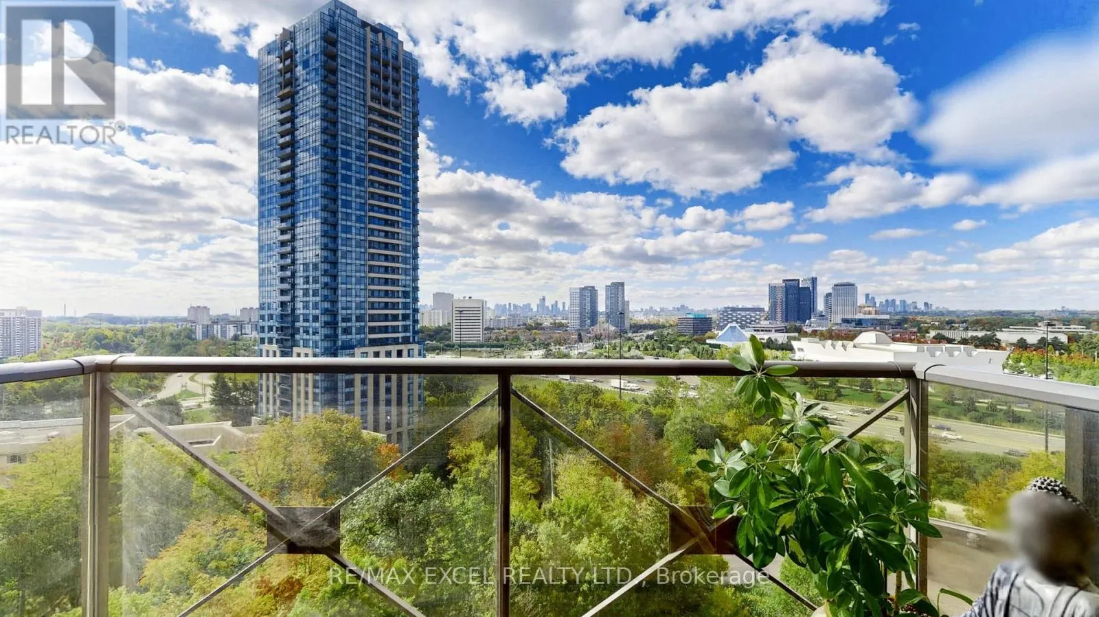 1204 - 135 WYNFORD DRIVE