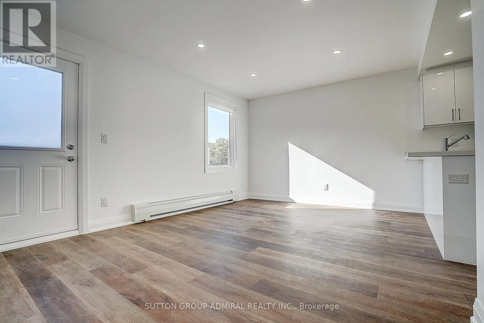 2 - 166 VAUGHAN ROAD