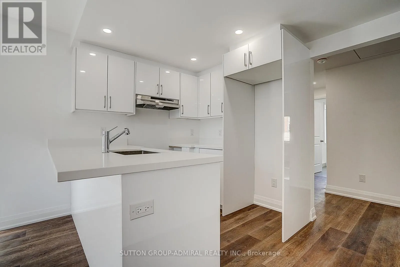 2 - 166 VAUGHAN ROAD