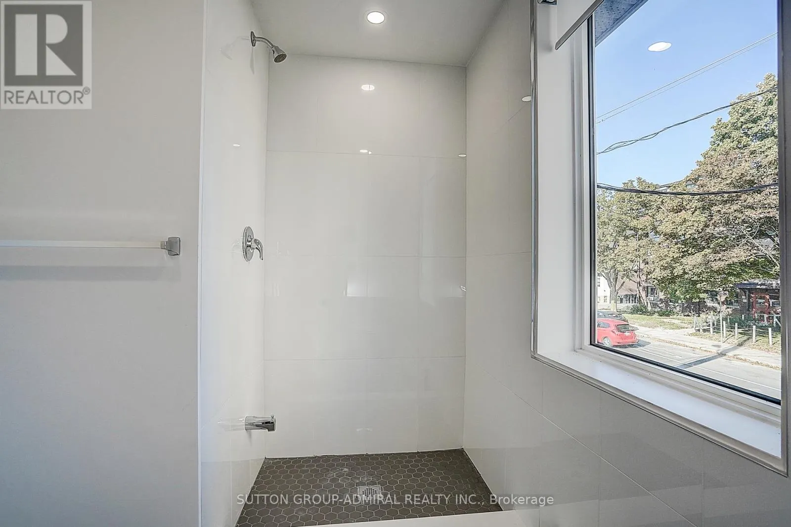 2 - 166 VAUGHAN ROAD