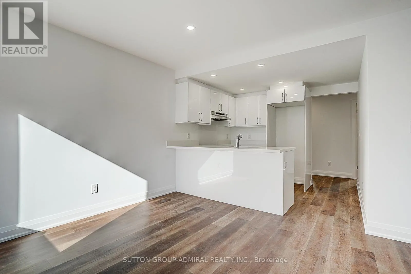 2 - 166 VAUGHAN ROAD