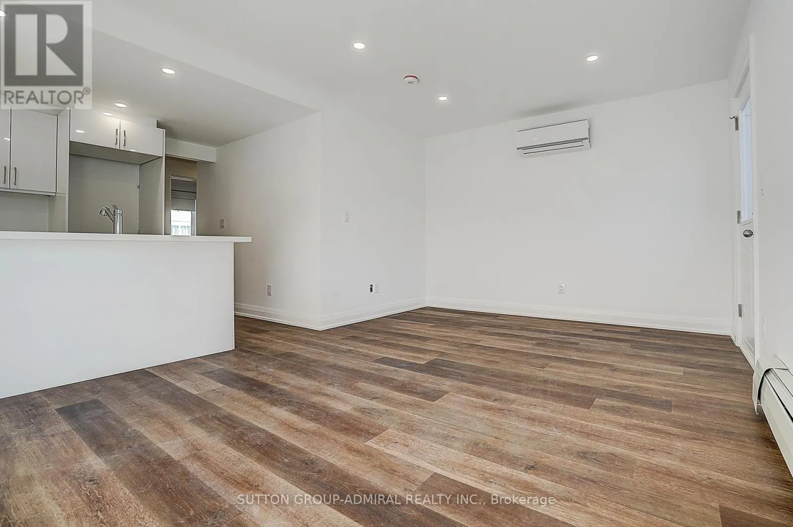 2 - 166 VAUGHAN ROAD