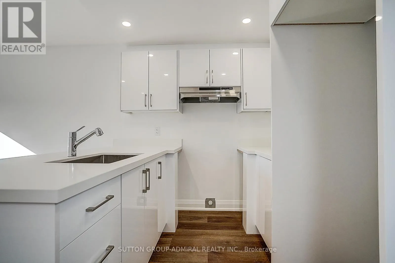 2 - 166 VAUGHAN ROAD