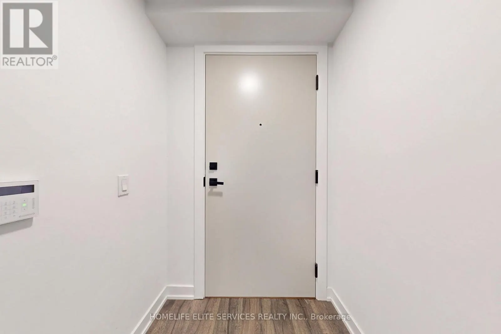 703 - 327 KING STREET W