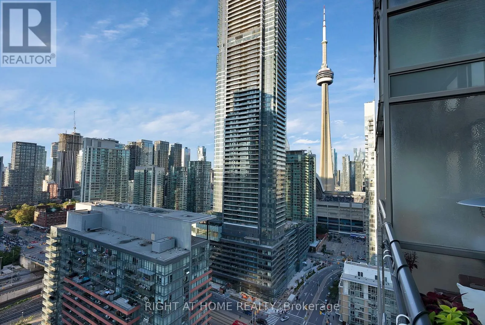3205 - 15 FORT YORK BOULEVARD