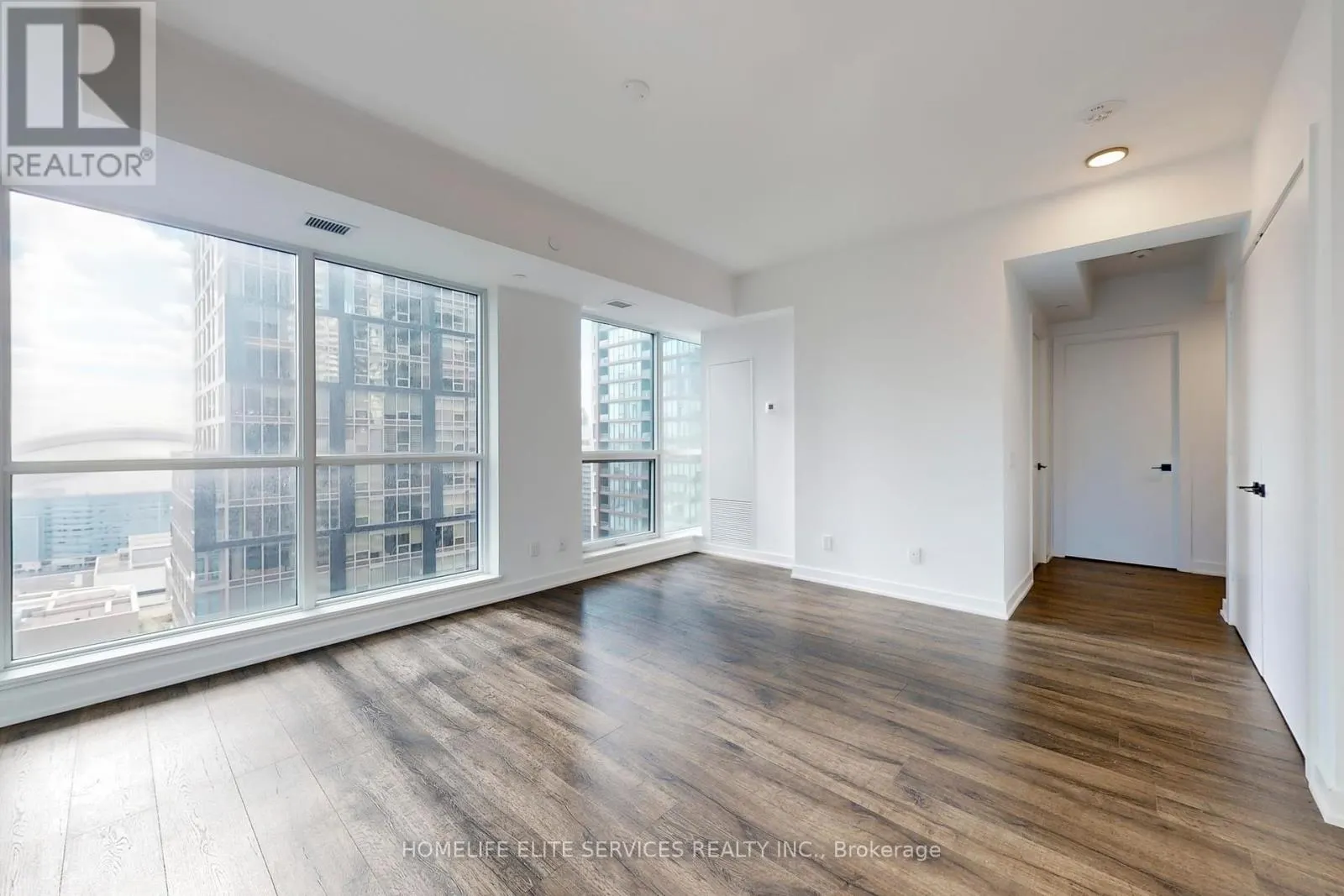 2302 - 327 KING STREET W