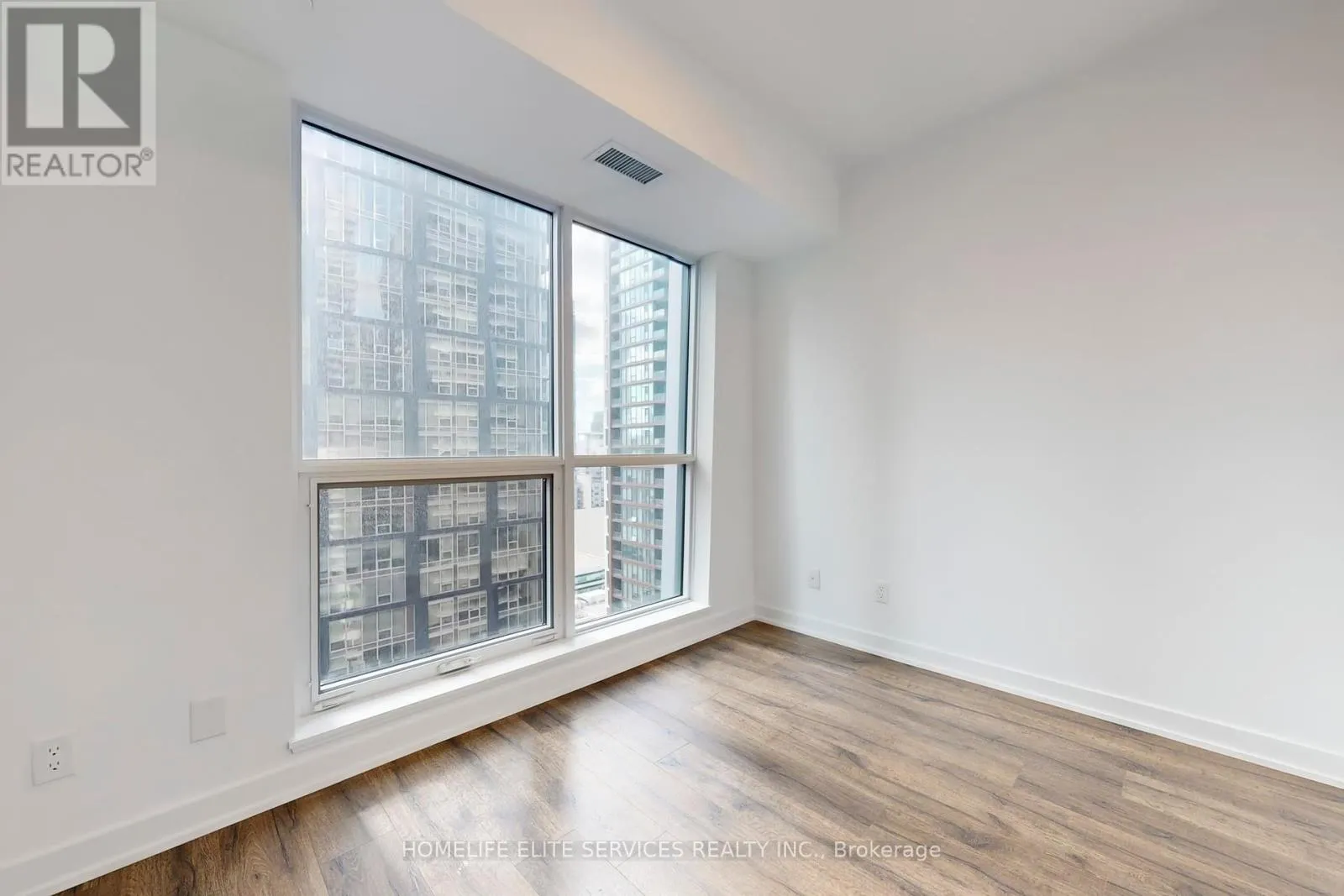2302 - 327 KING STREET W