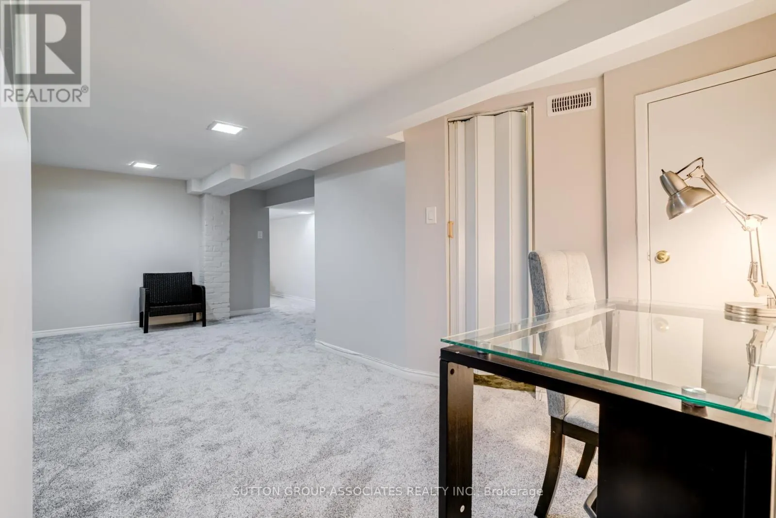 224 LIPPINCOTT STREET