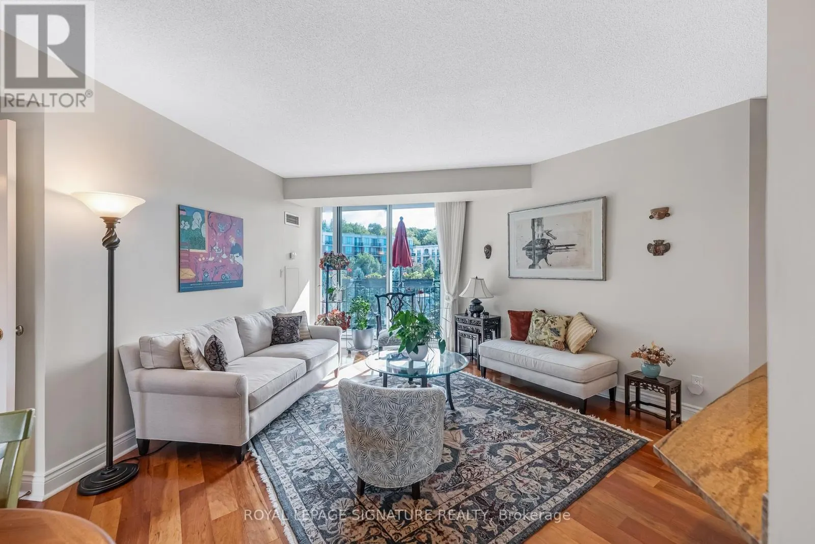 601 - 28 WILLIAM CARSON CRESCENT
