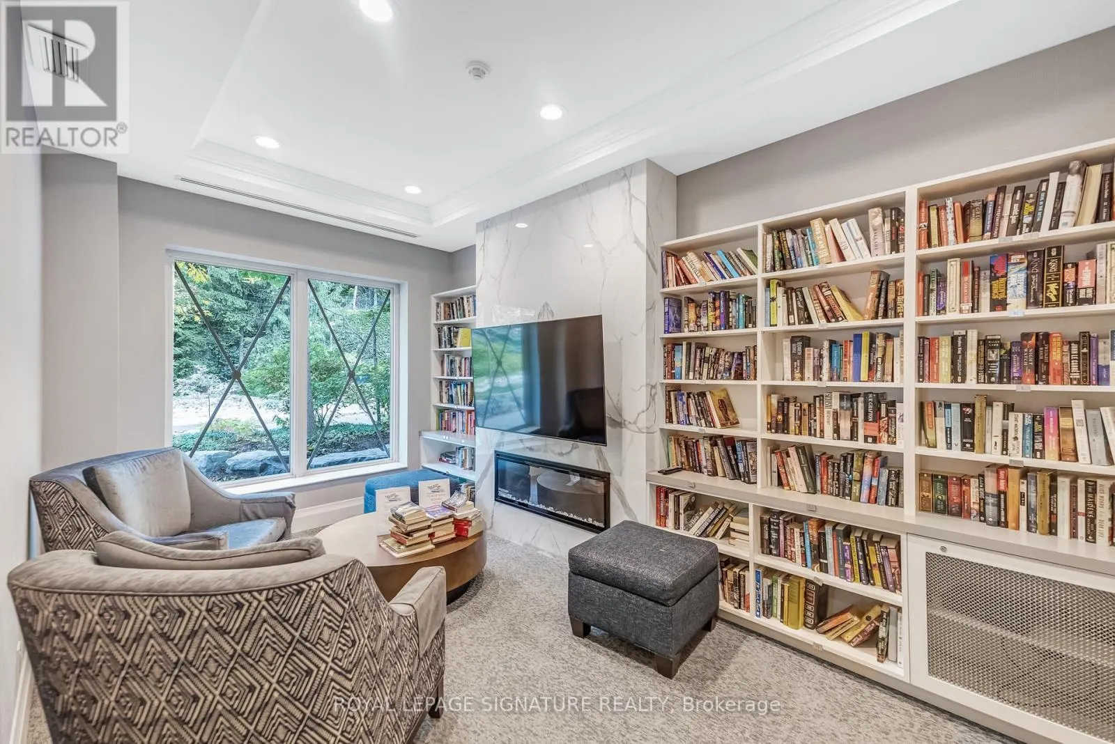 601 - 28 WILLIAM CARSON CRESCENT