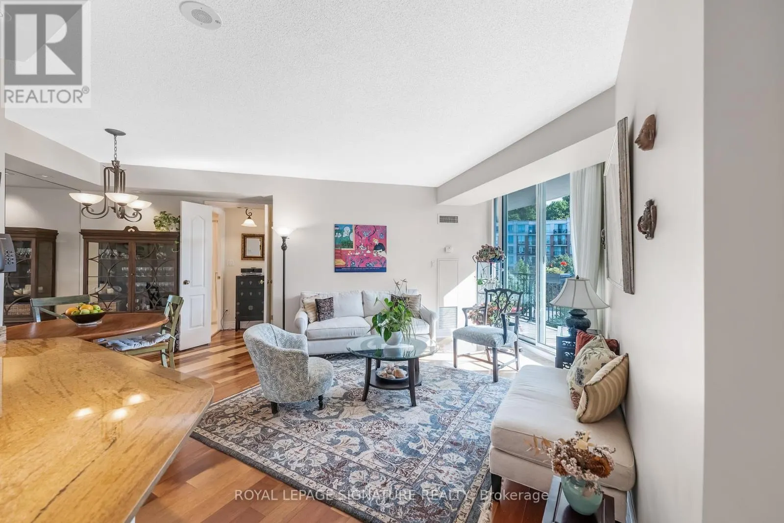 601 - 28 WILLIAM CARSON CRESCENT