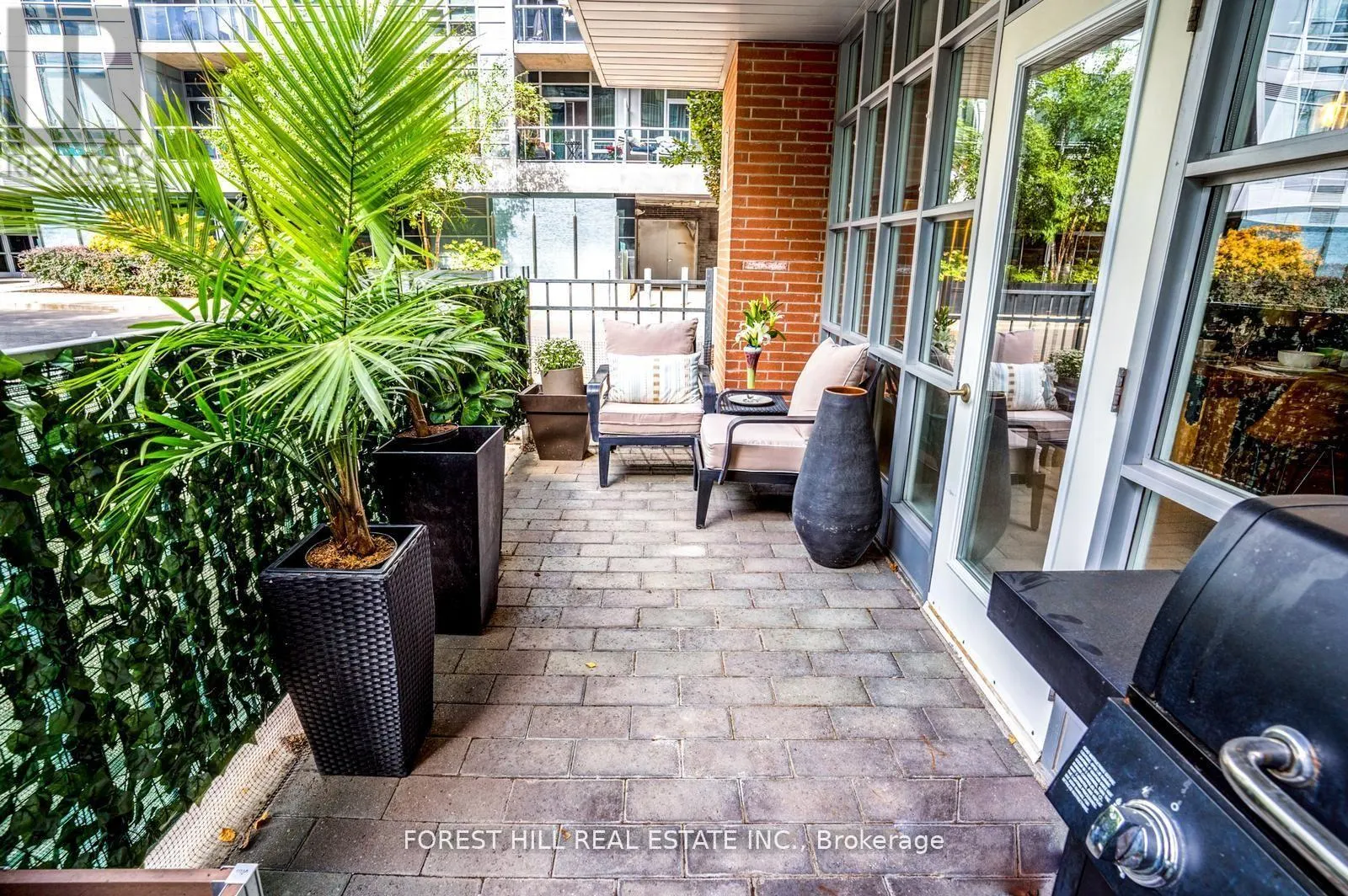103 - 23 BRANT STREET
