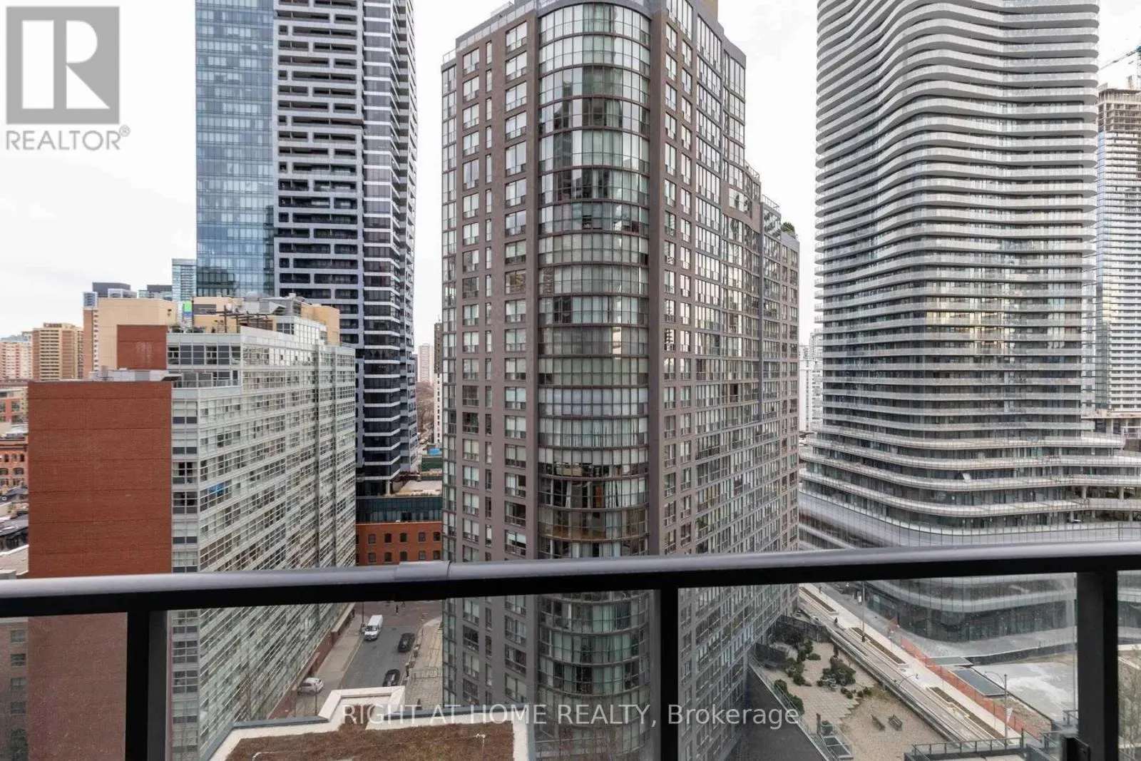 1518 - 955 BAY STREET