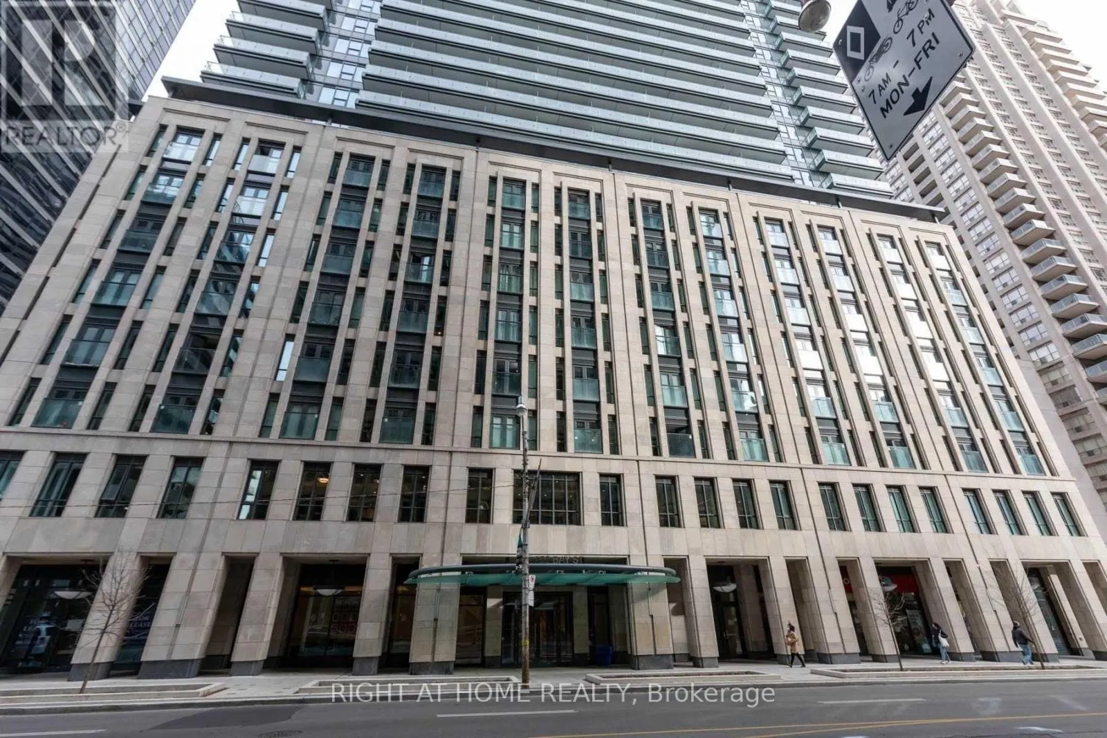 1518 - 955 BAY STREET