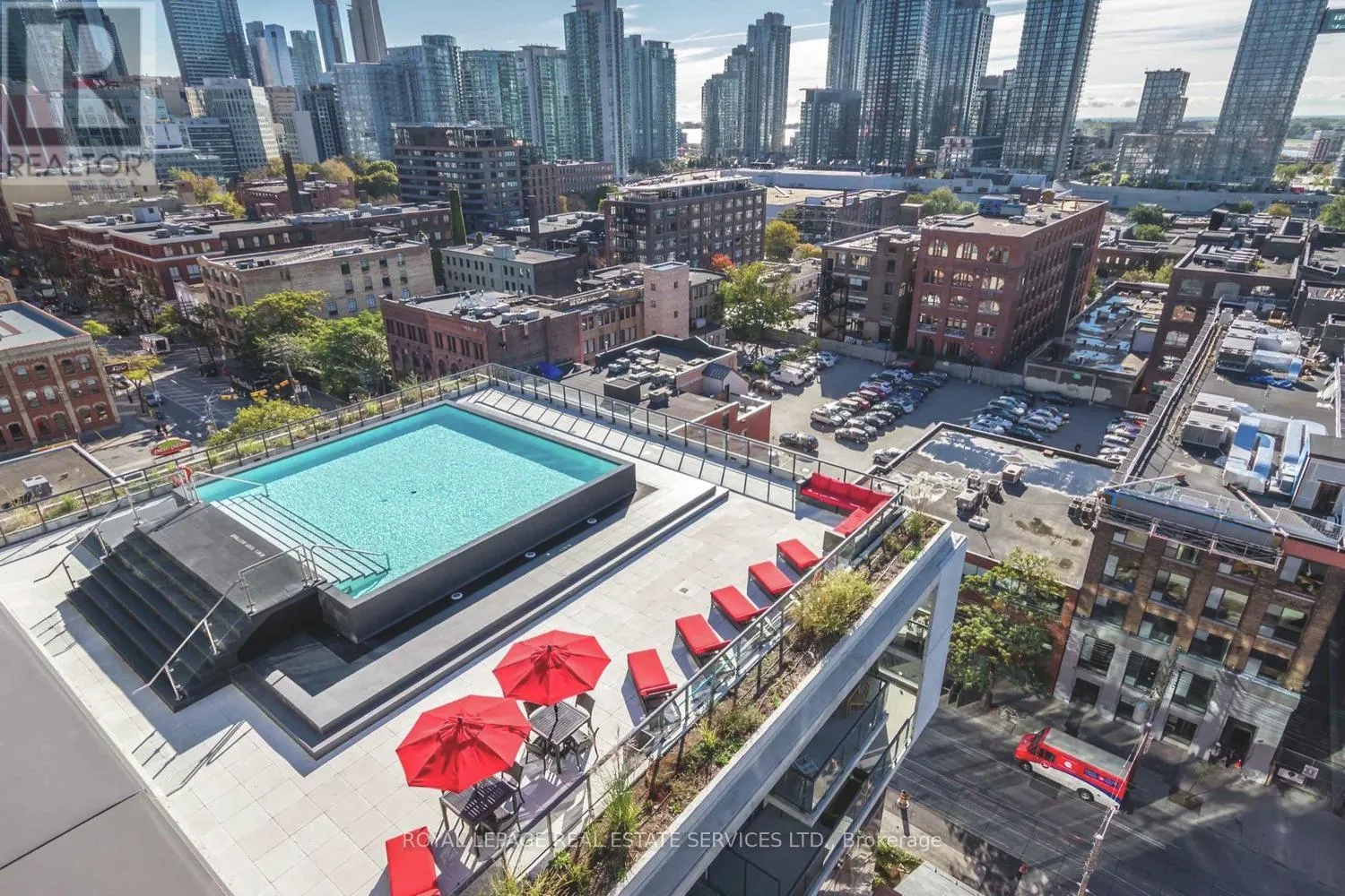 417 - 560 KING STREET W