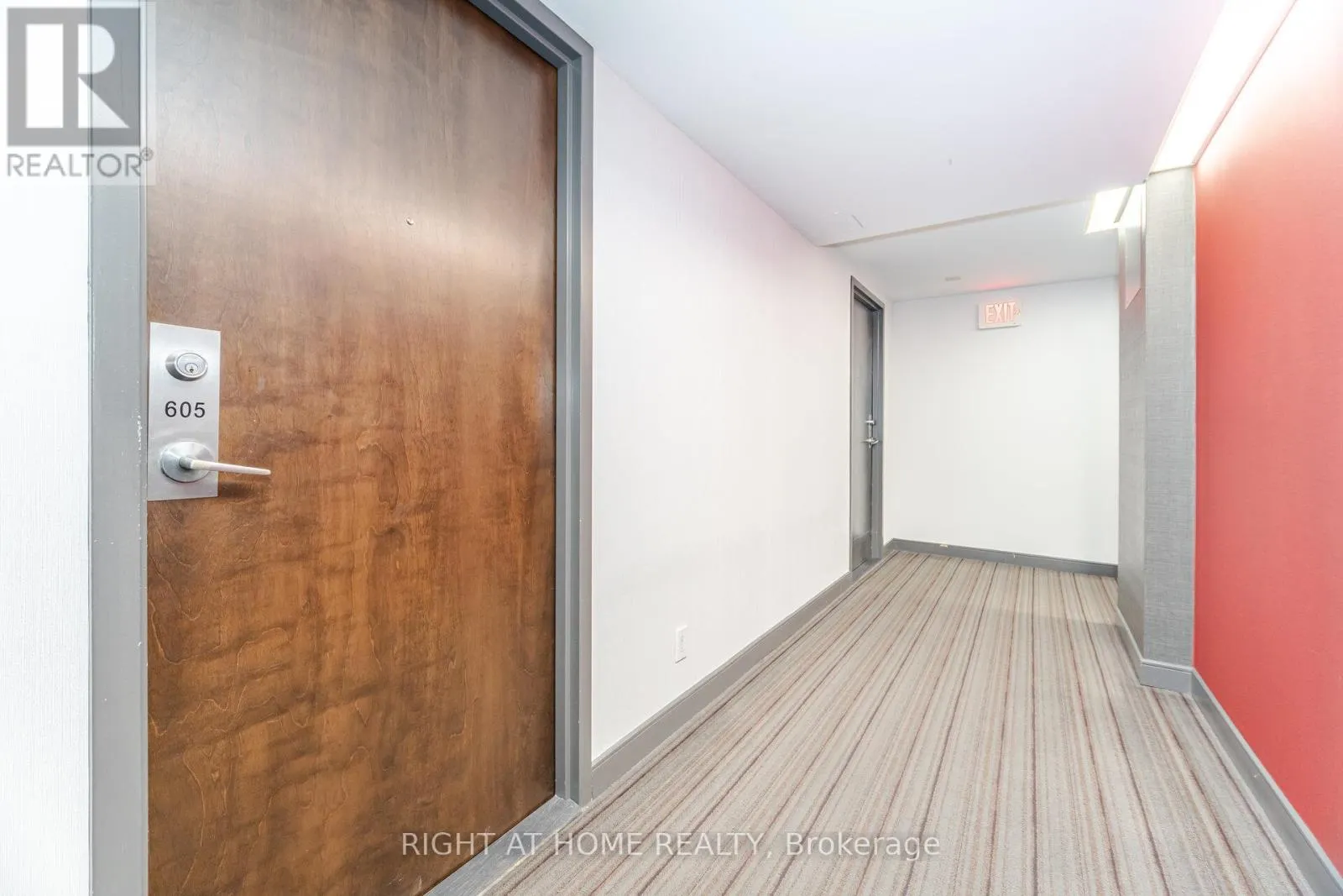 605 - 22 WELLESLEY STREET E