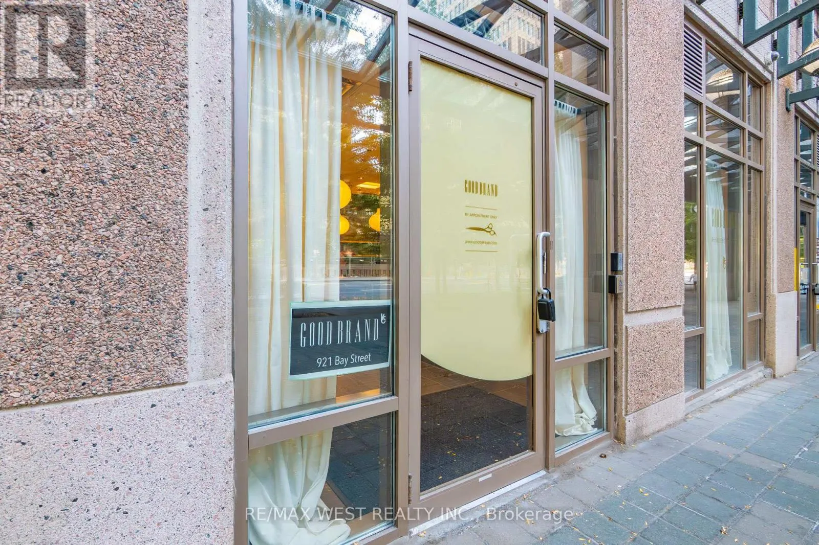 921 BAY ST. STREET