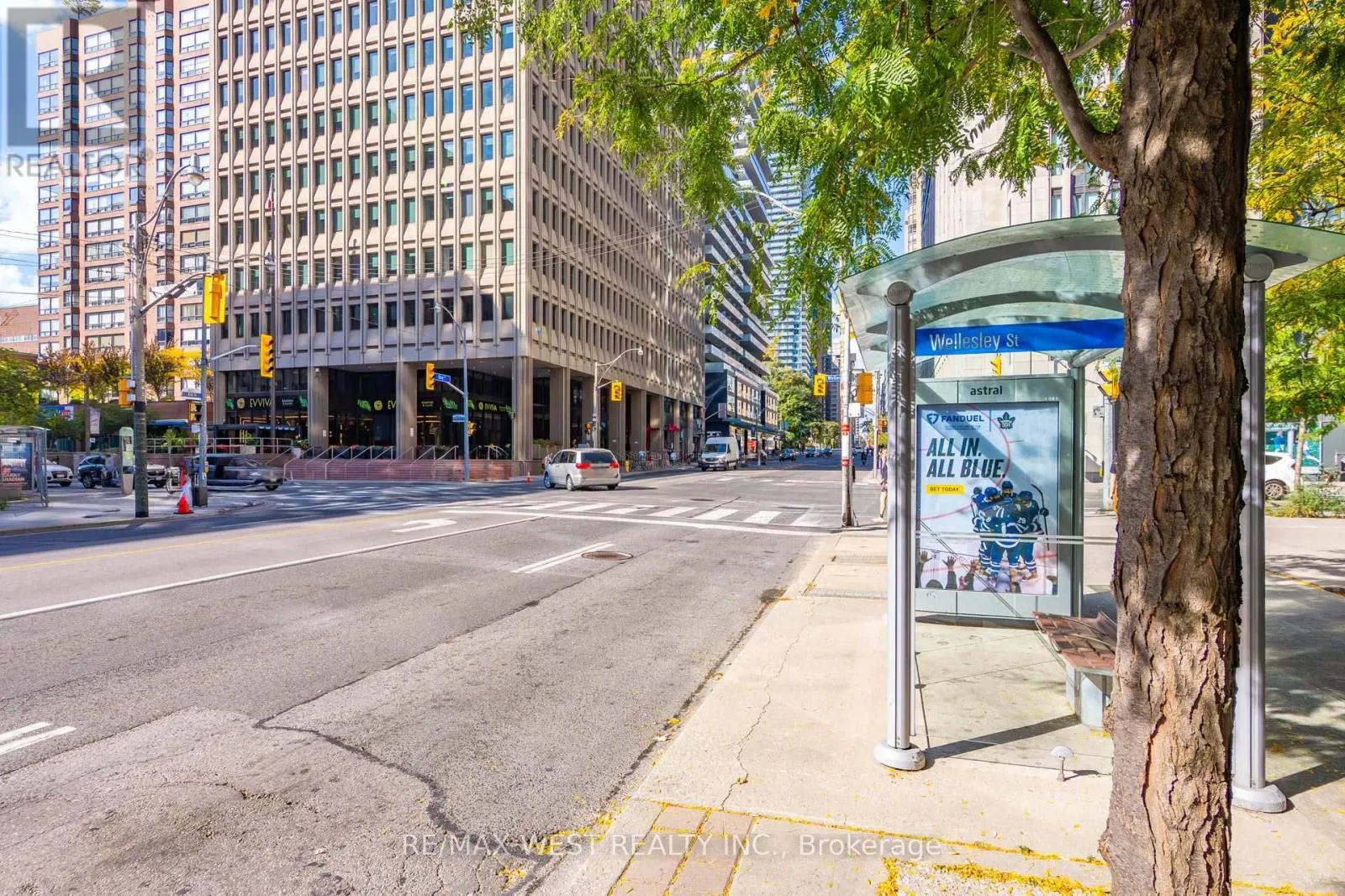 921 BAY ST. STREET