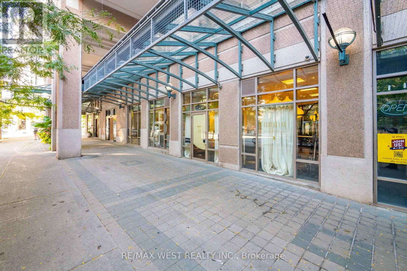 921 BAY ST. STREET