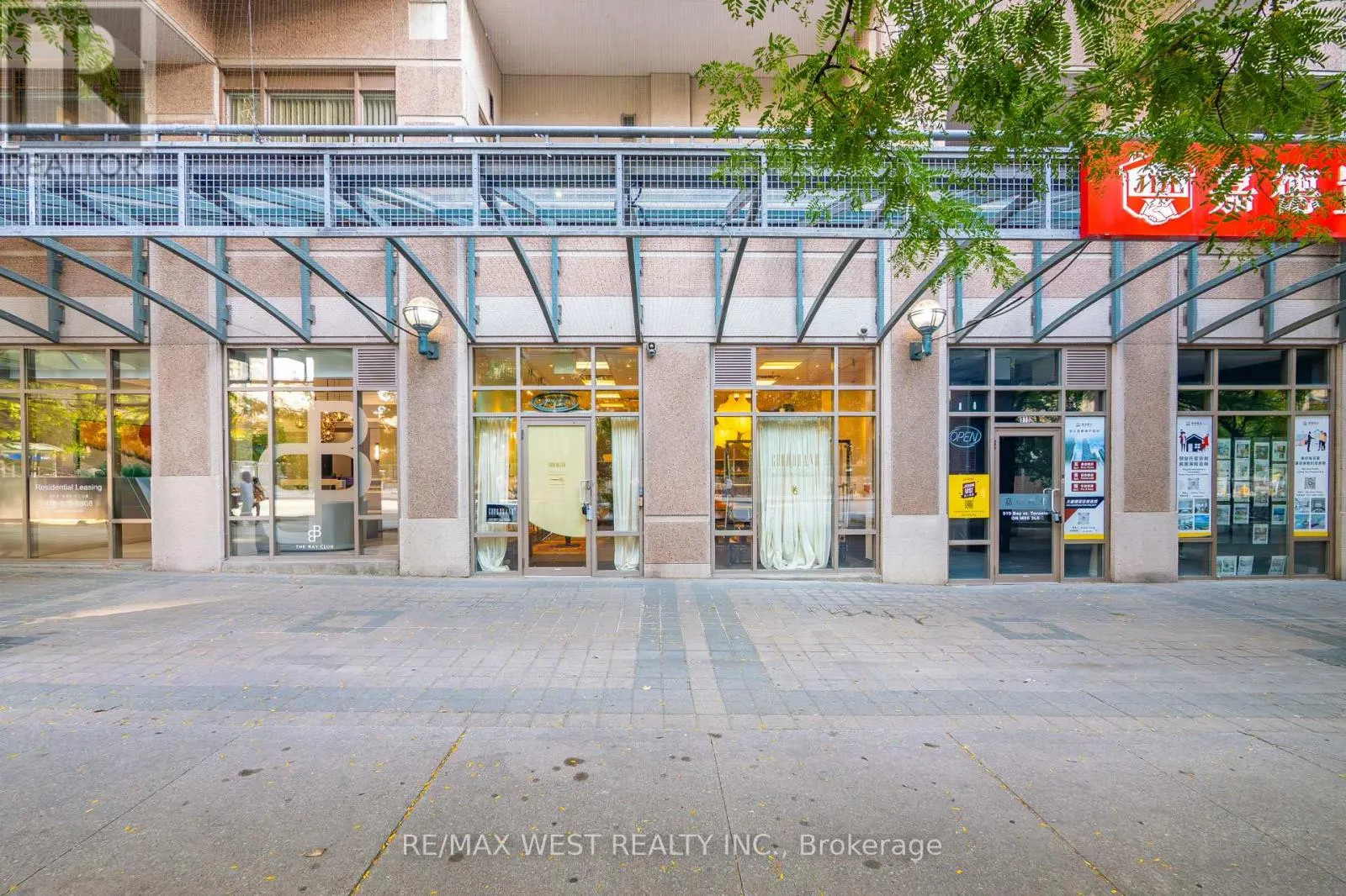921 BAY ST. STREET