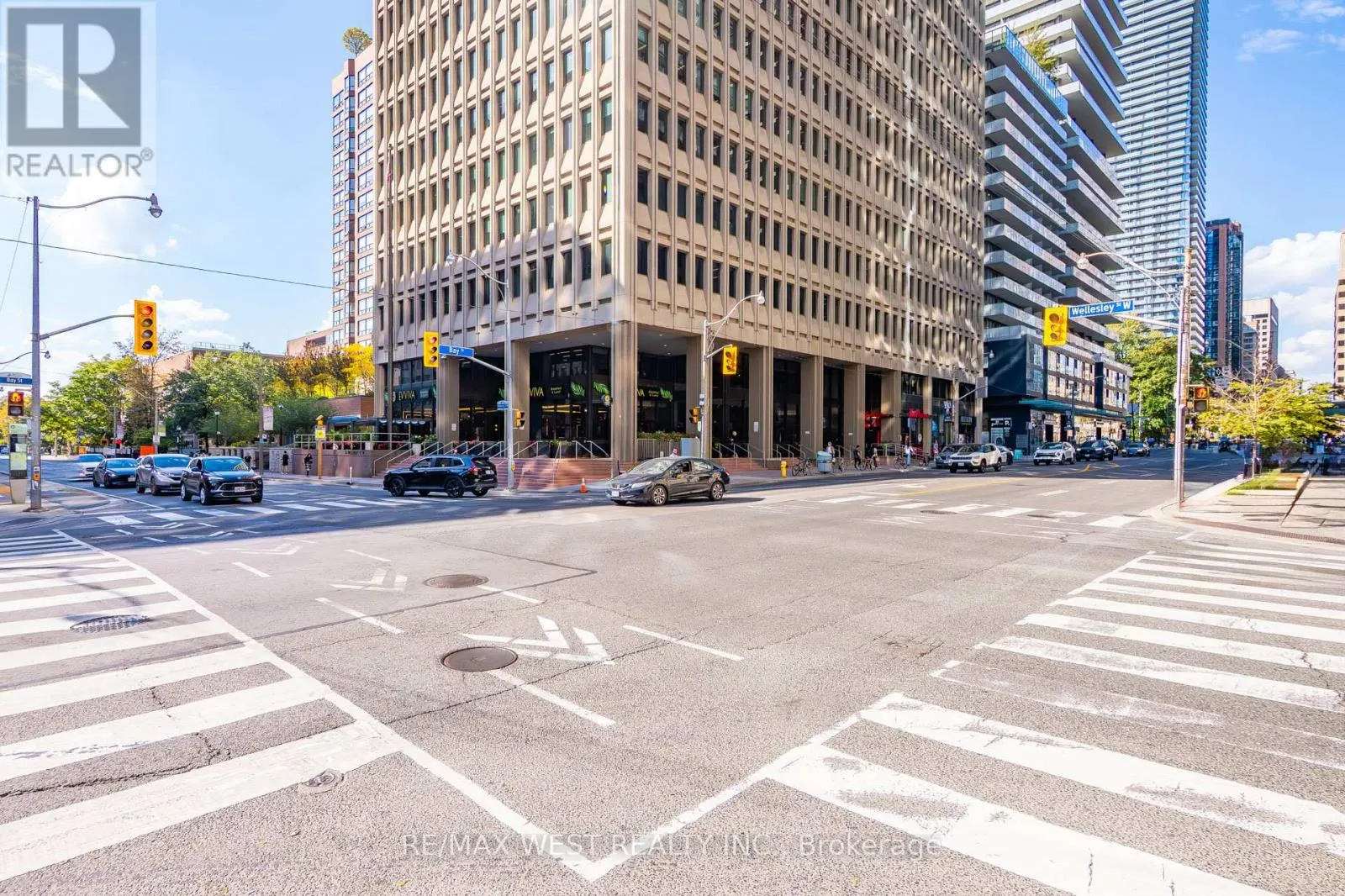 921 BAY ST. STREET