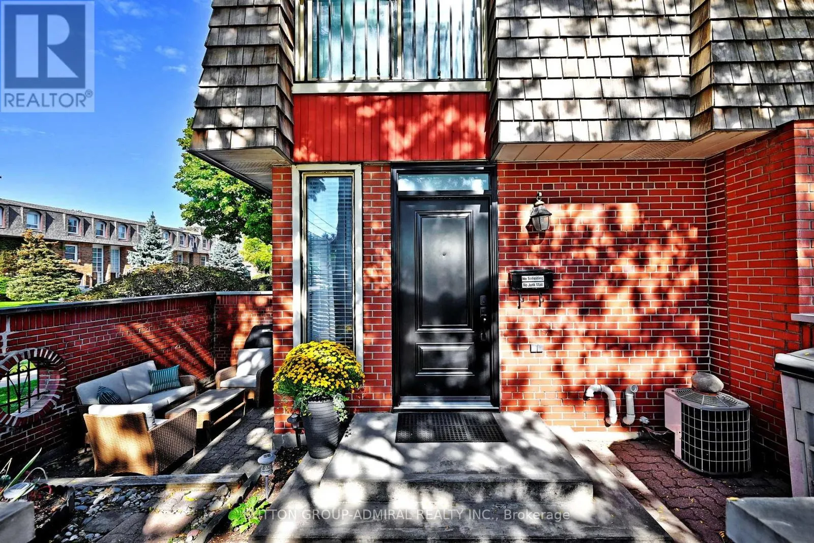 1 - 69 UPPER CANADA DRIVE