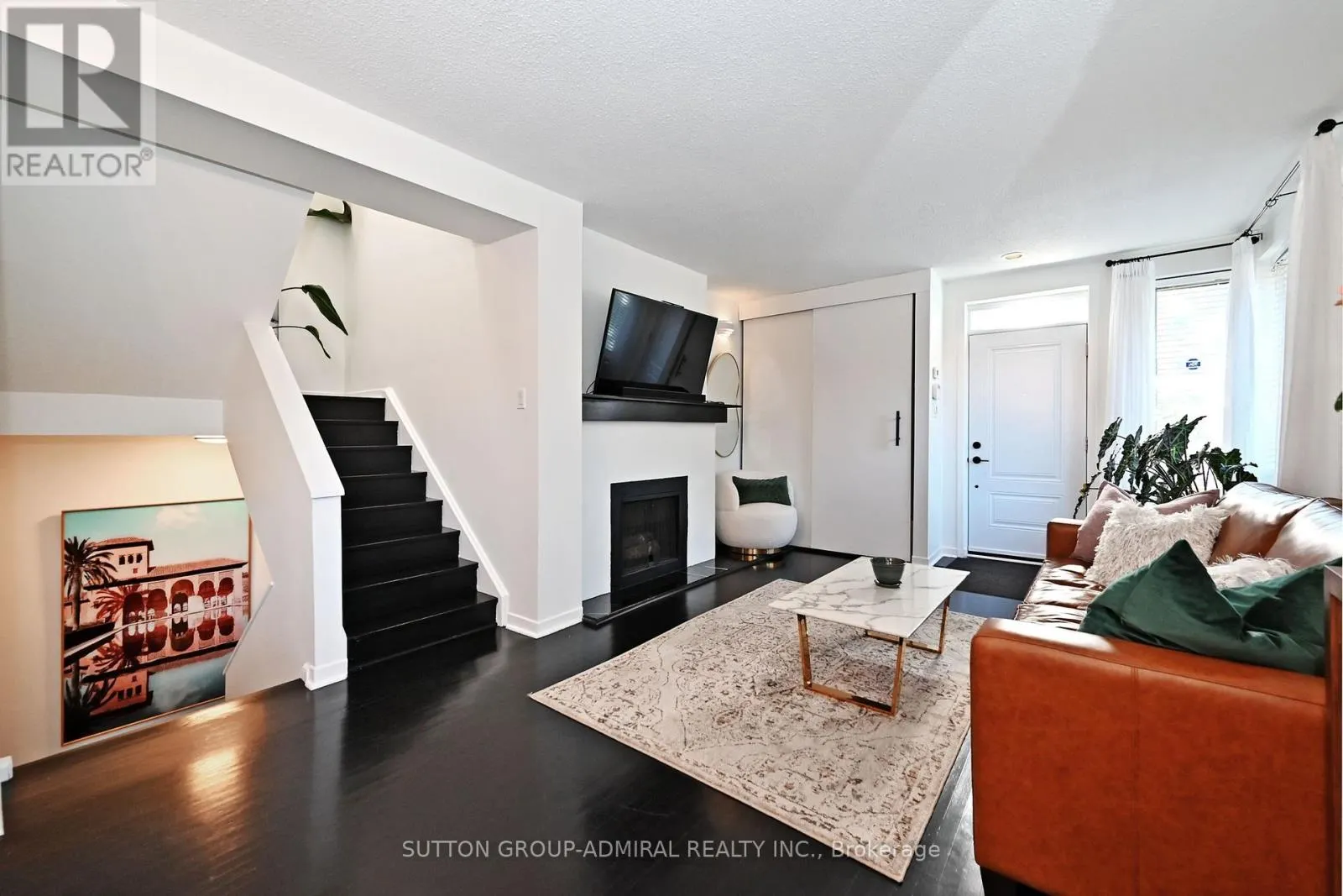 1 - 69 UPPER CANADA DRIVE