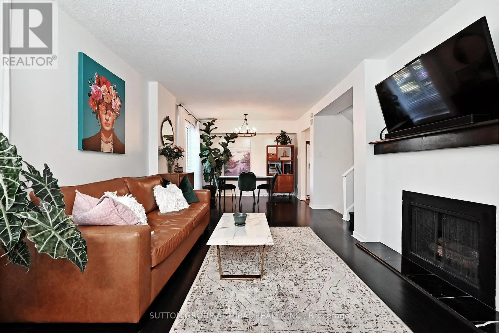 1 - 69 UPPER CANADA DRIVE
