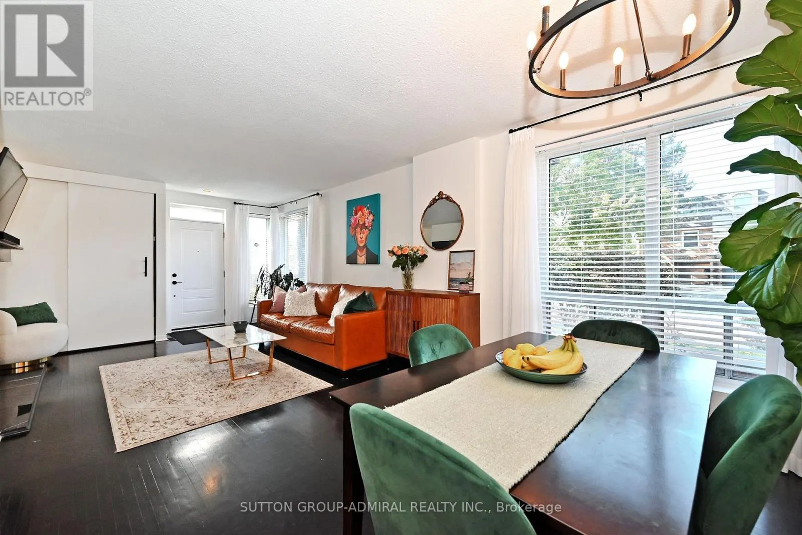 1 - 69 UPPER CANADA DRIVE