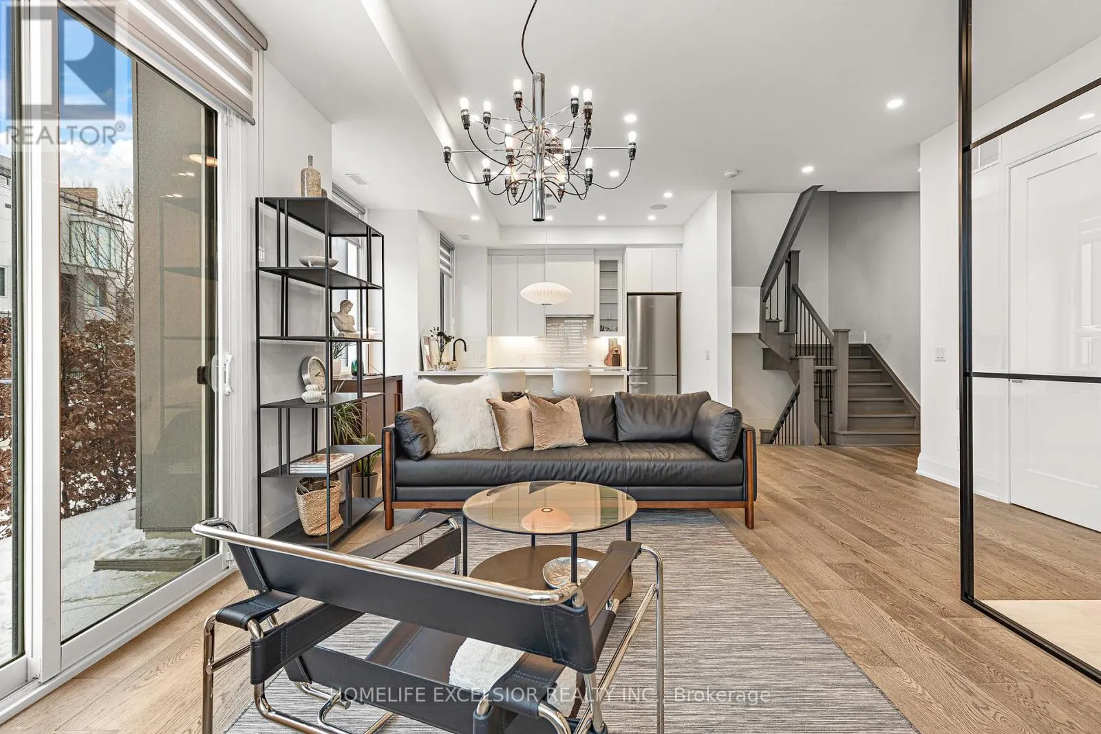 UNIT 1 - 18 GREENBRIAR ROAD