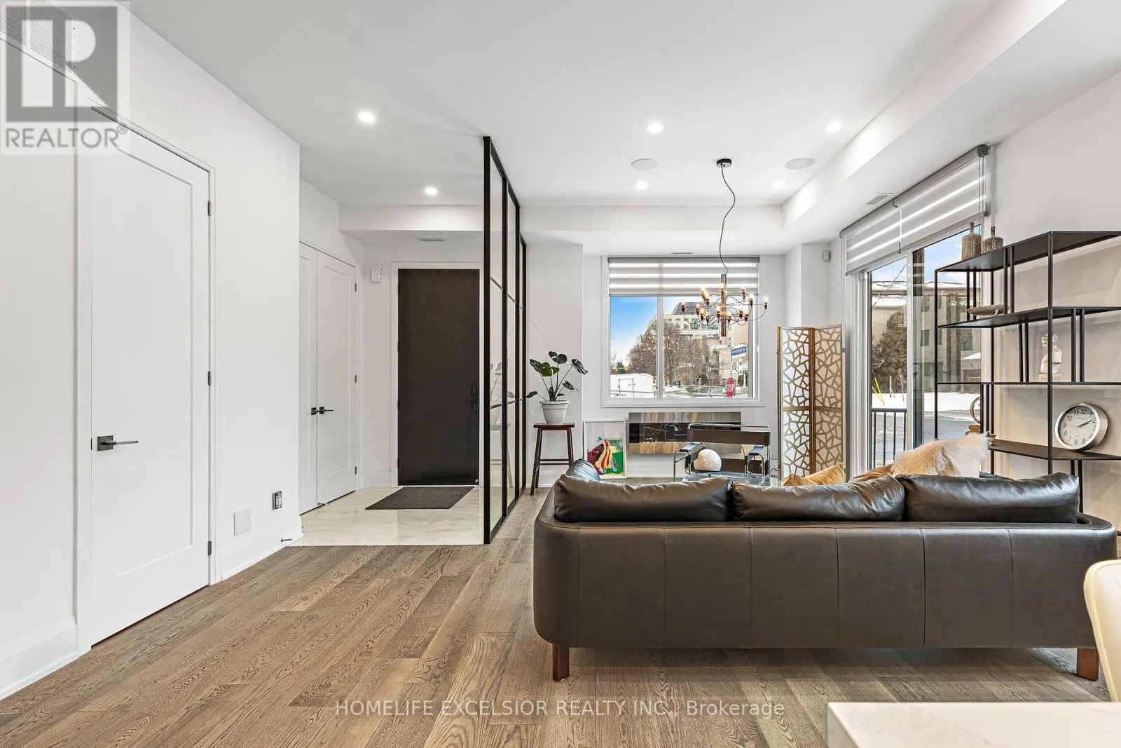 UNIT 1 - 18 GREENBRIAR ROAD