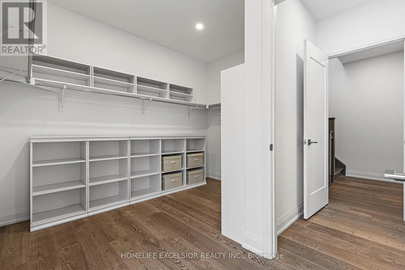 UNIT 1 - 18 GREENBRIAR ROAD