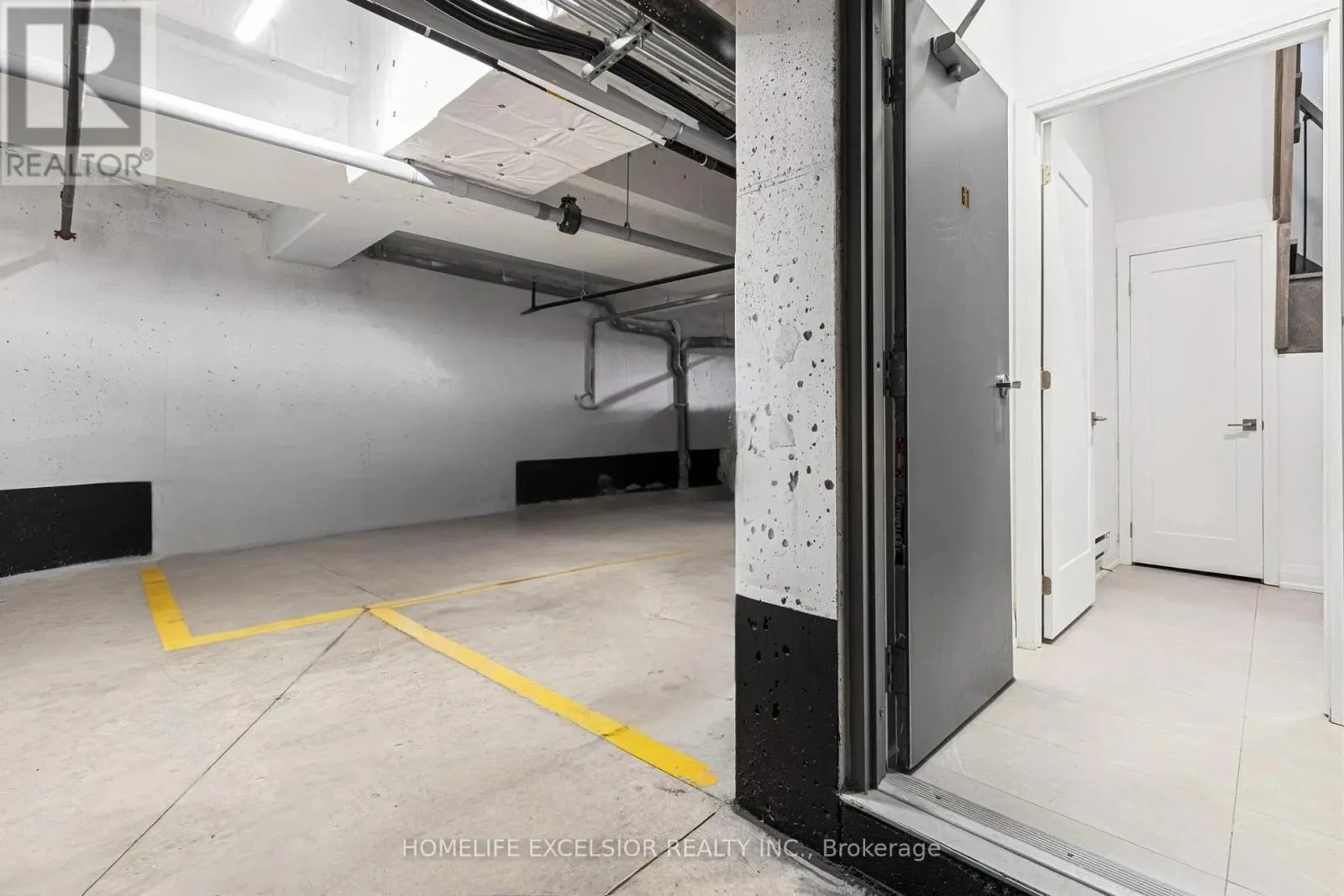 UNIT 1 - 18 GREENBRIAR ROAD