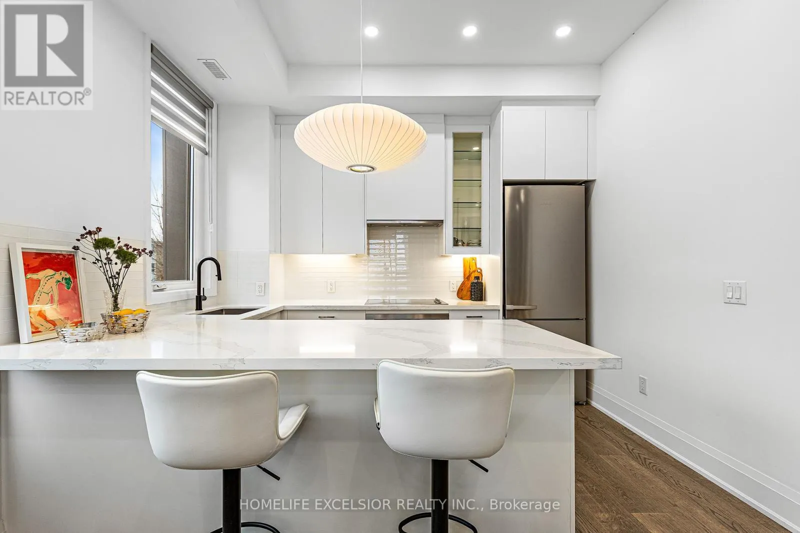 UNIT 1 - 18 GREENBRIAR ROAD