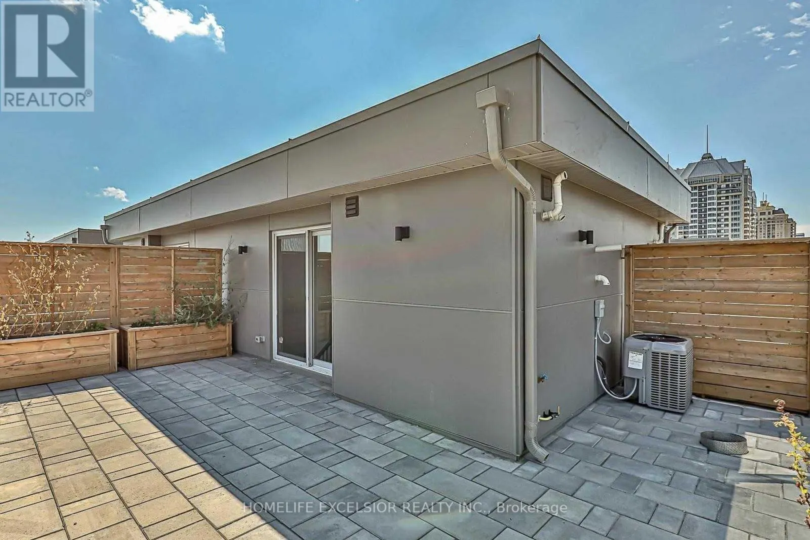 UNIT 1 - 18 GREENBRIAR ROAD