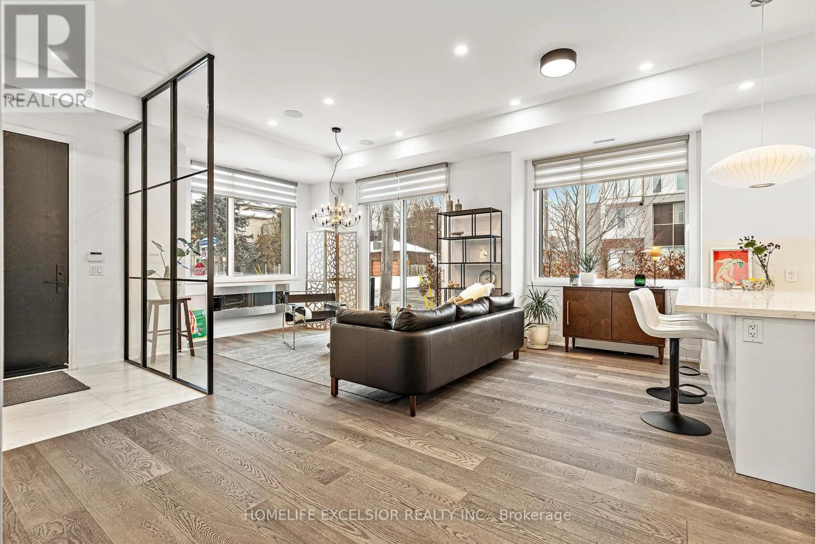 UNIT 1 - 18 GREENBRIAR ROAD