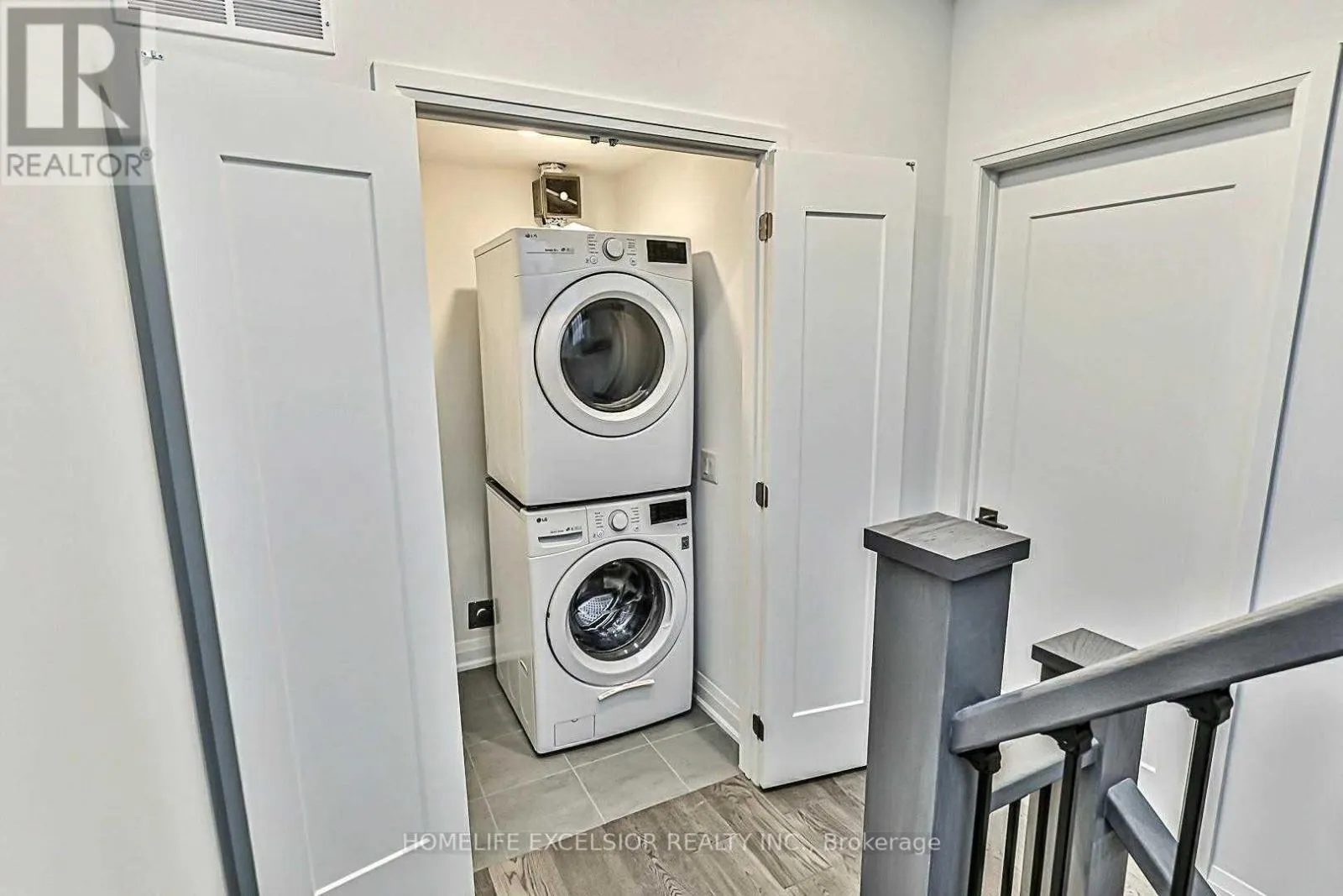 UNIT 1 - 18 GREENBRIAR ROAD