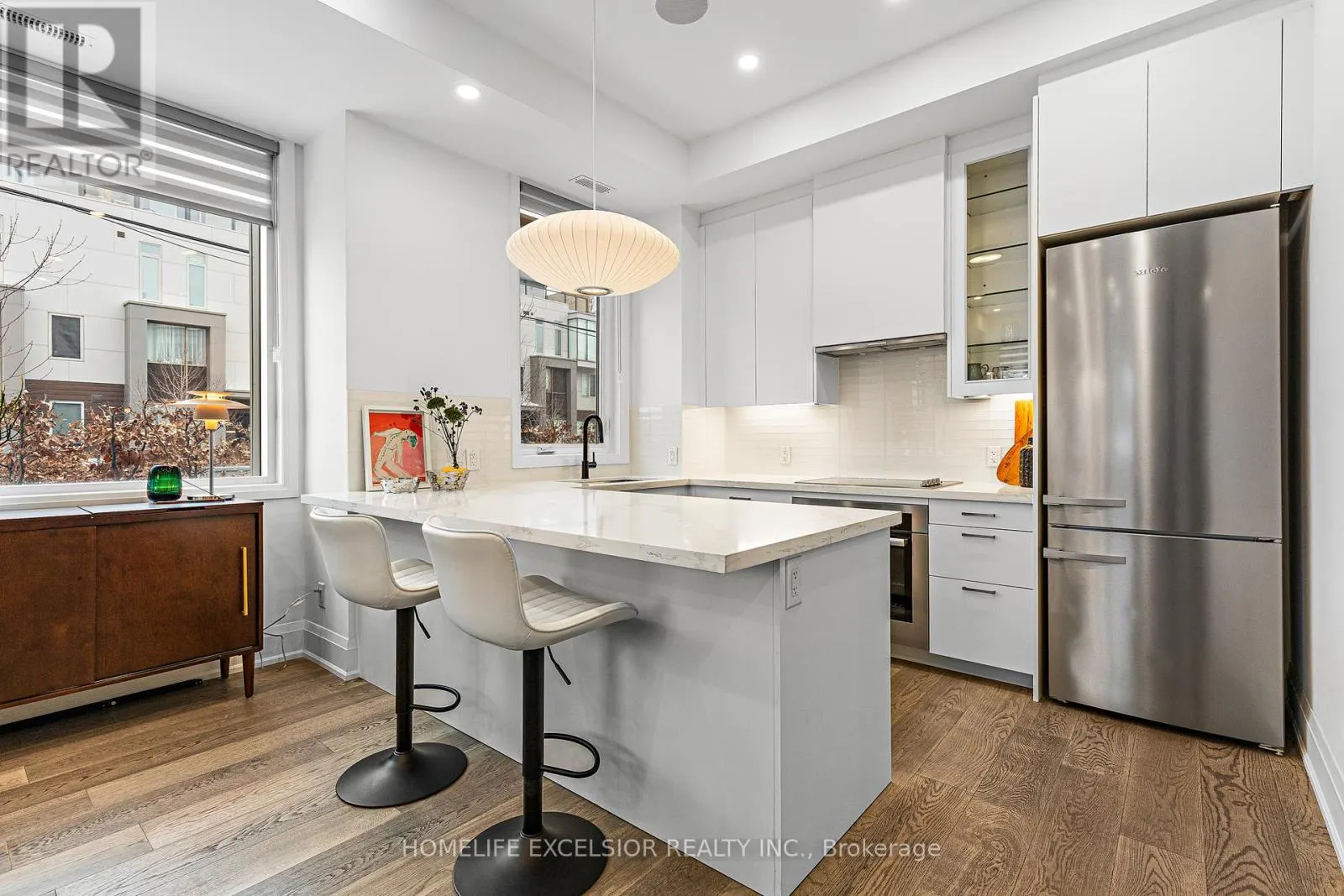 UNIT 1 - 18 GREENBRIAR ROAD