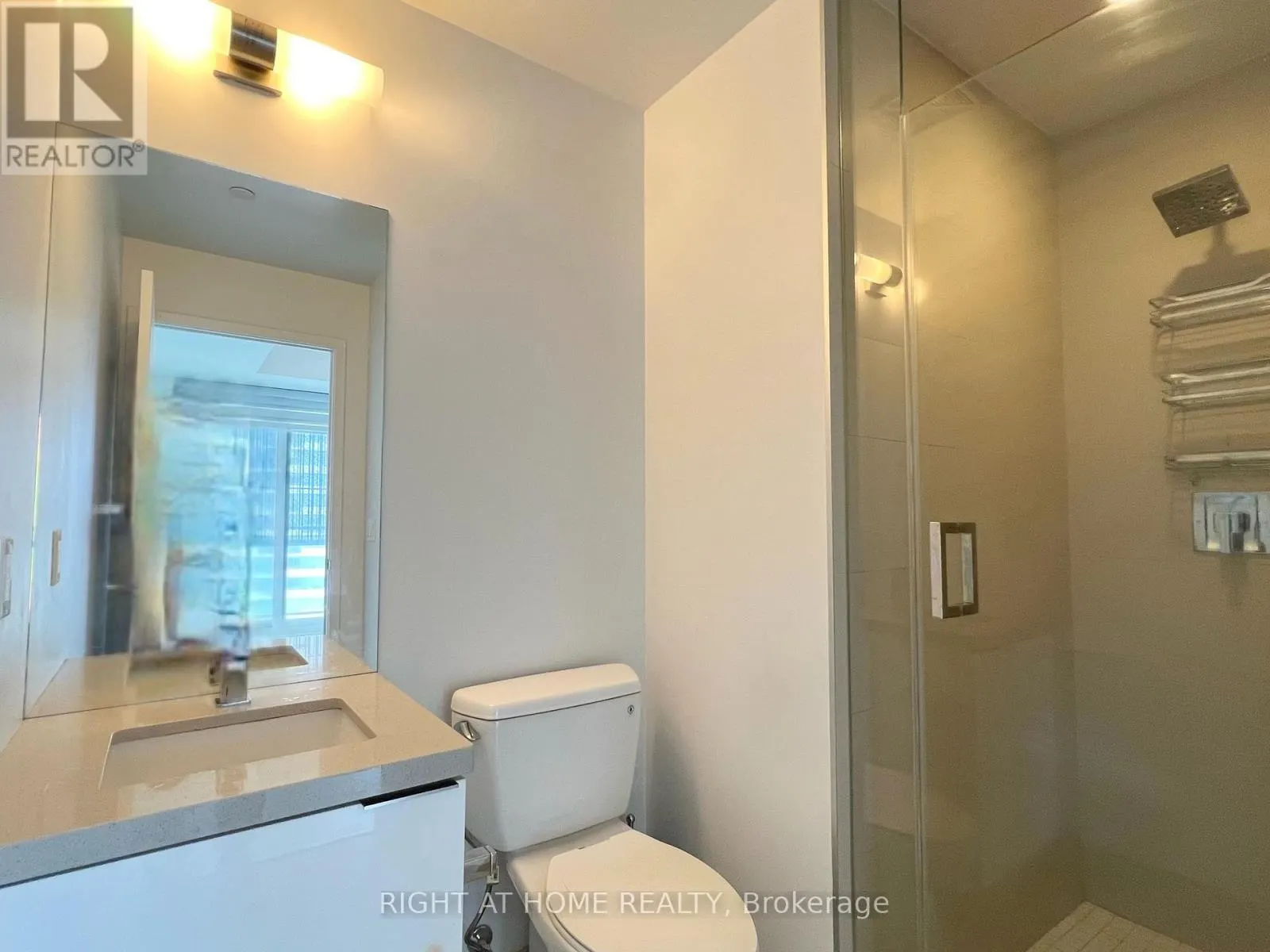 5001 - 8 EGLINTON AVENUE E