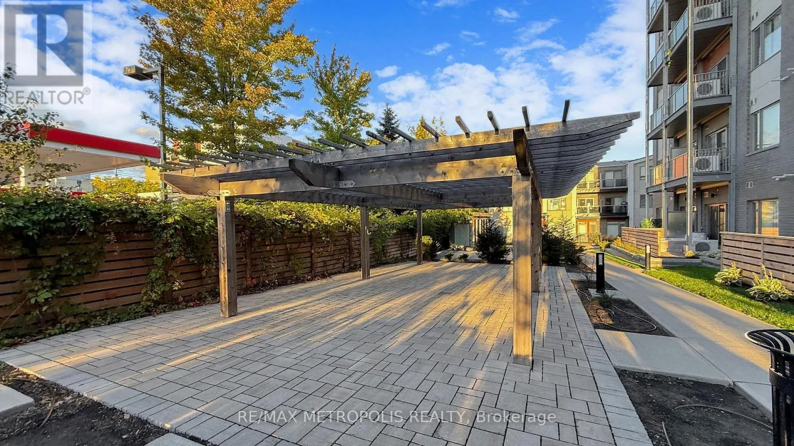 310 - 20 ORCHID COURT