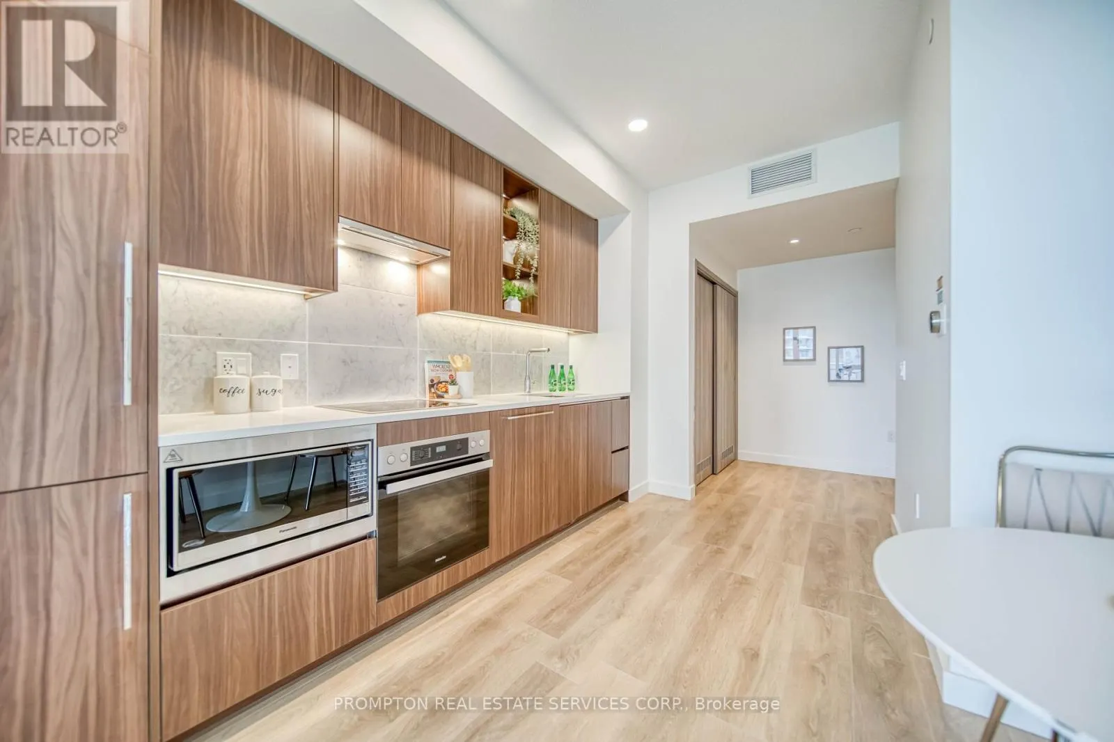 1515 - 85 MCMAHON DRIVE