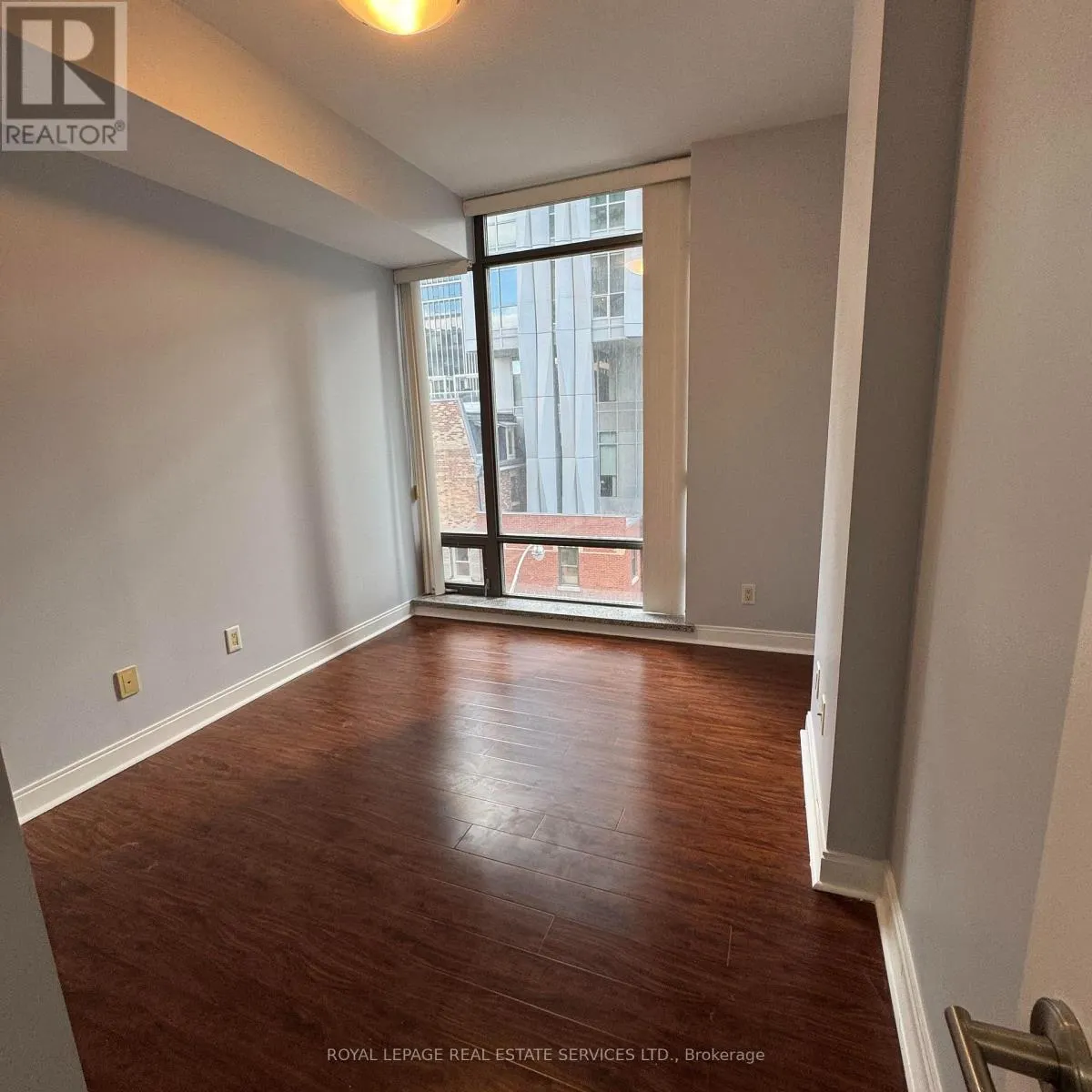405 - 18 YORKVILLE AVENUE