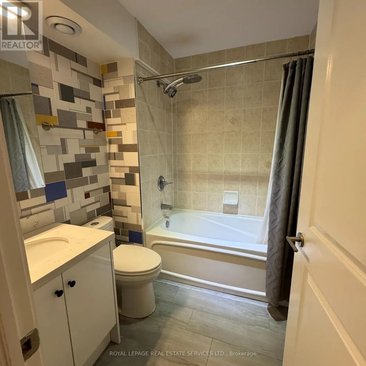 405 - 18 YORKVILLE AVENUE