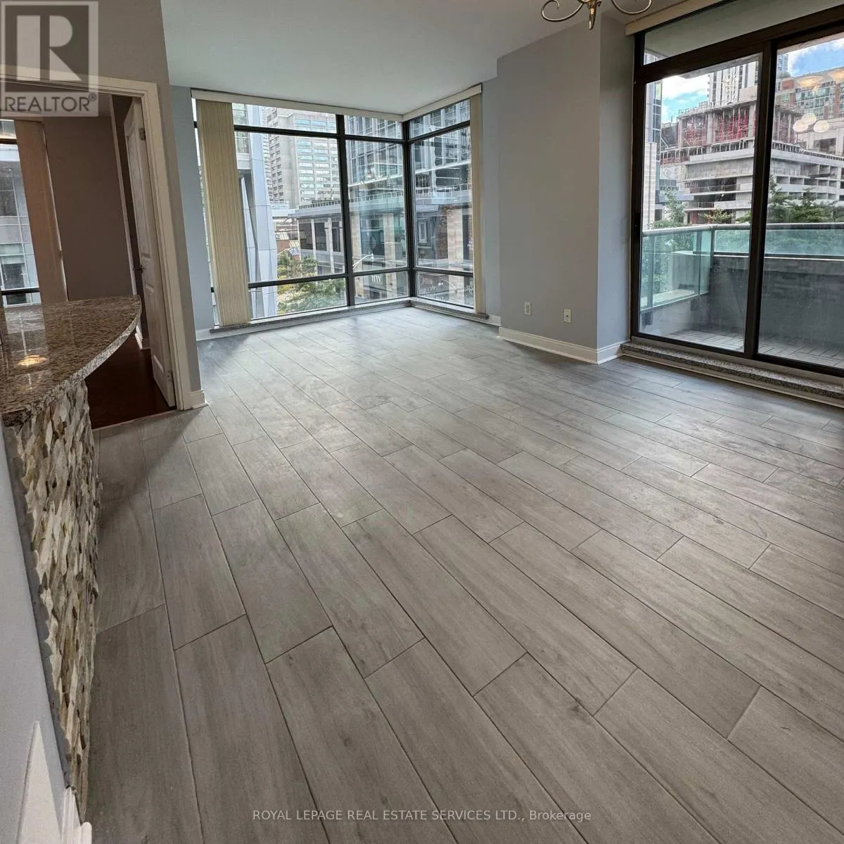 405 - 18 YORKVILLE AVENUE