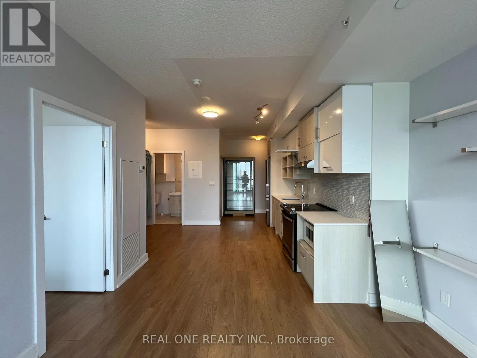 1112 - 150 FAIRVIEW MALL DRIVE