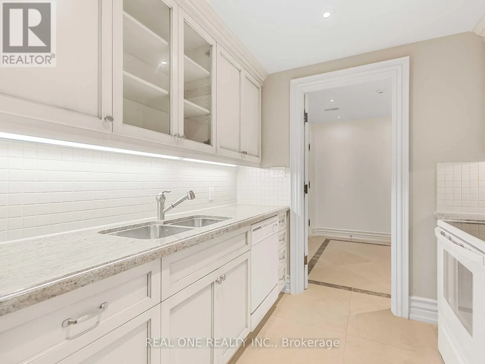 25 DEMPSEY CRESCENT