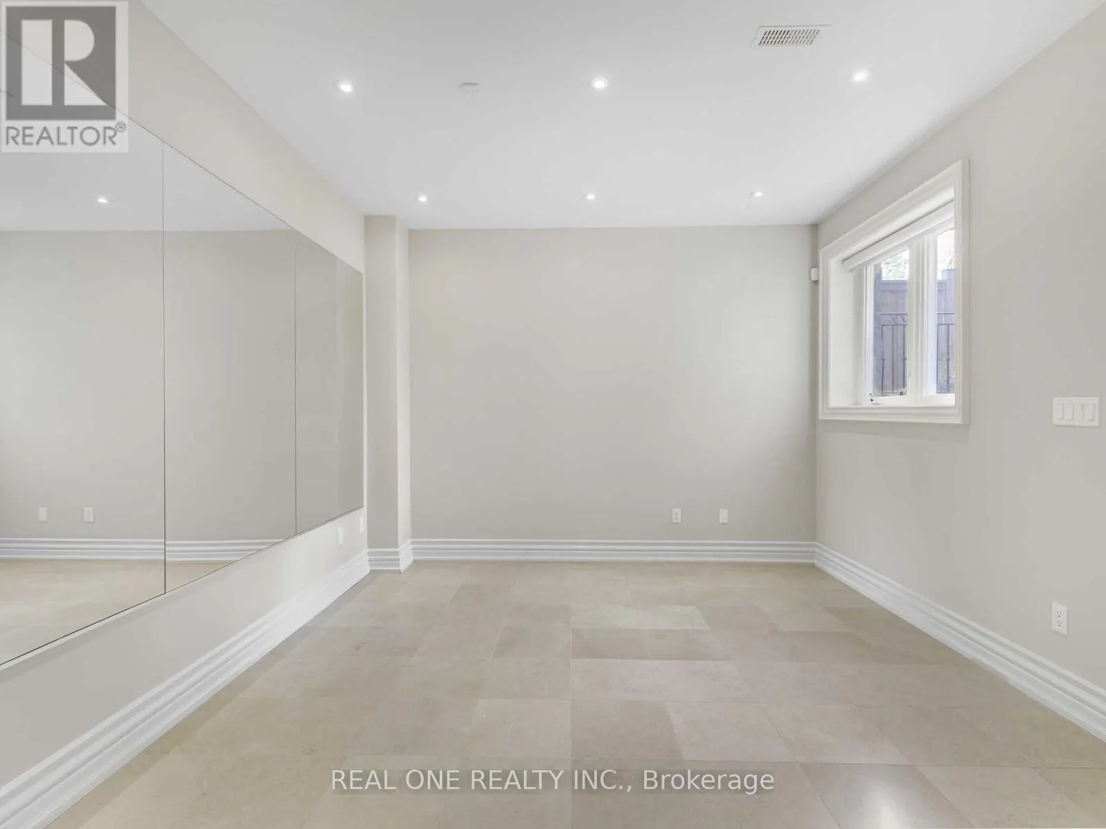 25 DEMPSEY CRESCENT