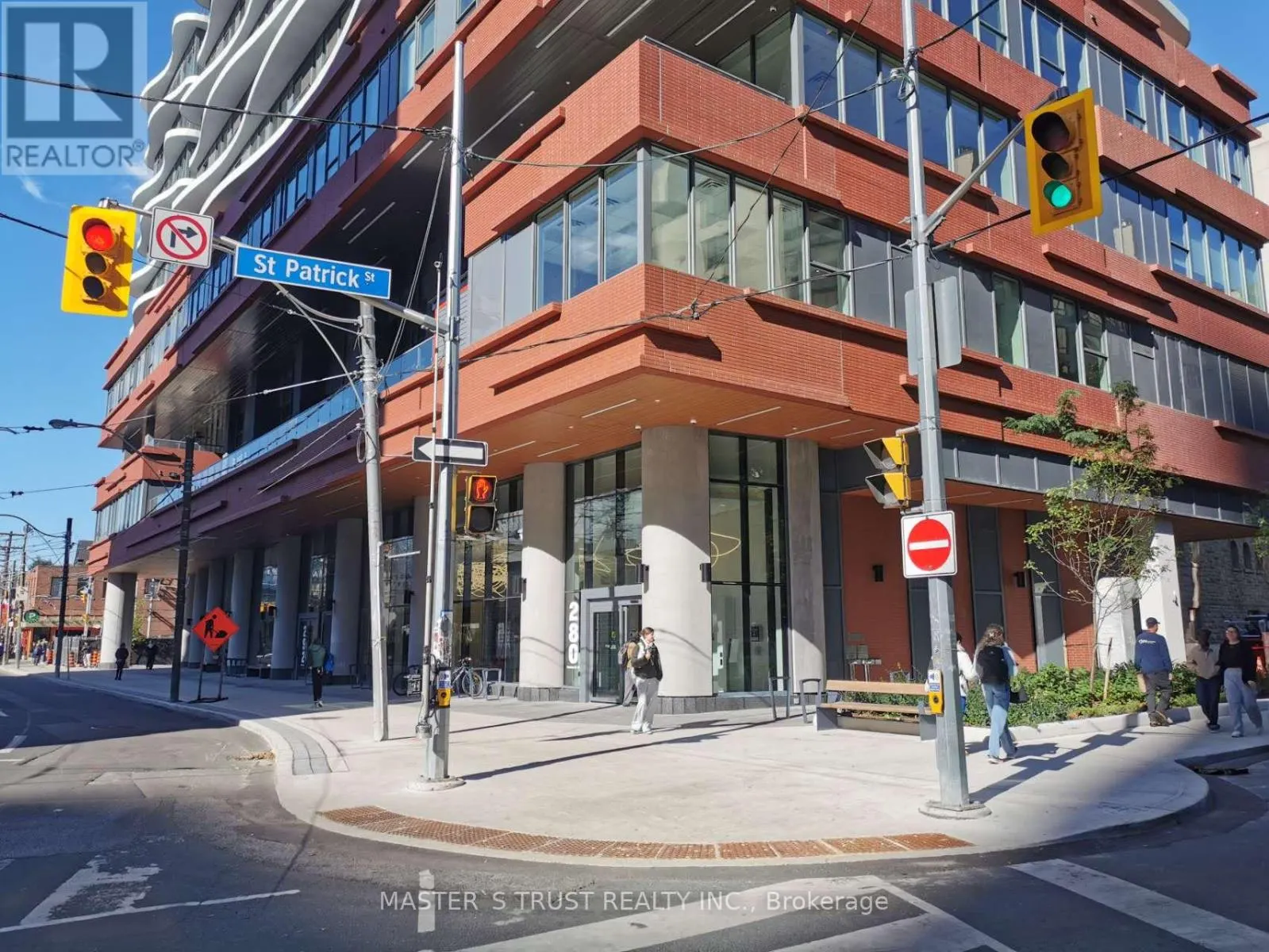 803 - 280 DUNDAS STREET W