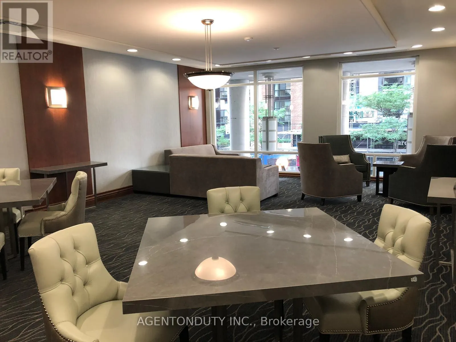 1804 - 1121 BAY STREET