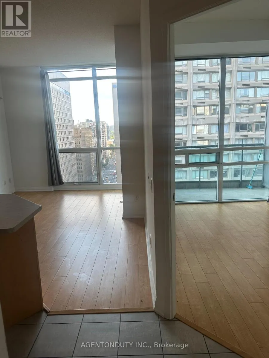 1804 - 1121 BAY STREET